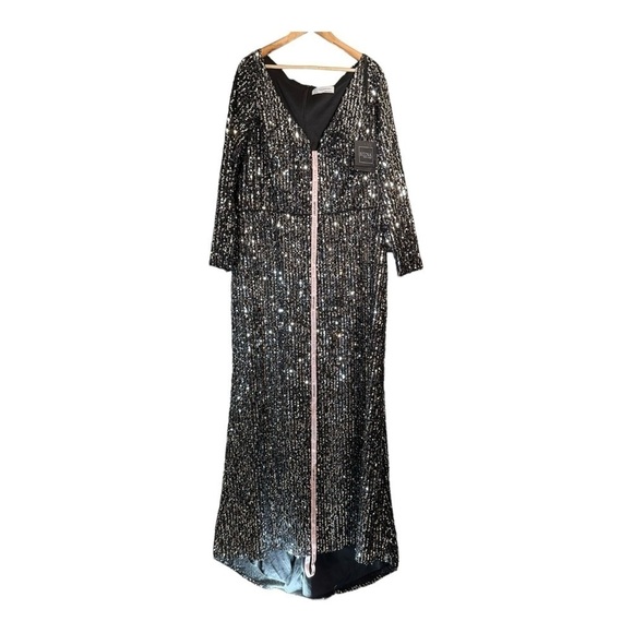 Mac Duggal Metallic V-Neck Gown in Black/Silver NWT - Picture 2 of 8